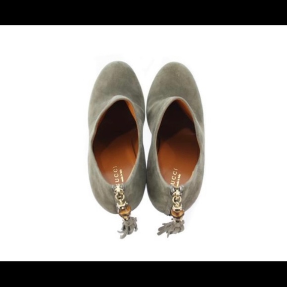 Gucci
Grey Suede High Heeled Platform Ankle Tassle
Booties - Picture 3 of 4